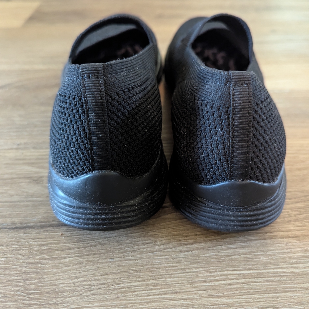 Skechers Women's Black Knit Loafers